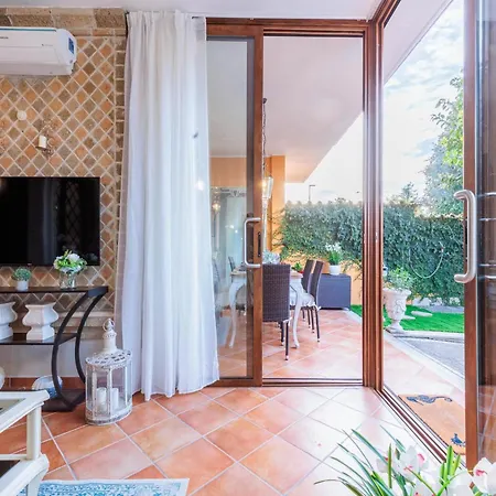 Villa Tranquil Coastal Near Rome