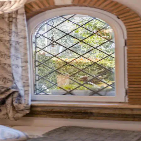 Villa Tranquil Coastal Near Rome *