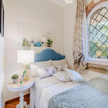 Villa Tranquil Coastal Near Rome *